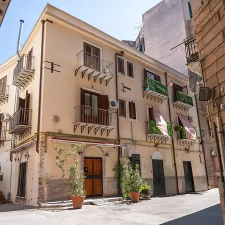 Casa Donna Ina Апартаменты
